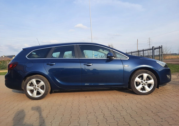 Opel Astra cena 14600 przebieg: 245723, rok produkcji 2011 z Sępopol małe 172